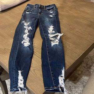 Womens American Eagle skinny jeans.